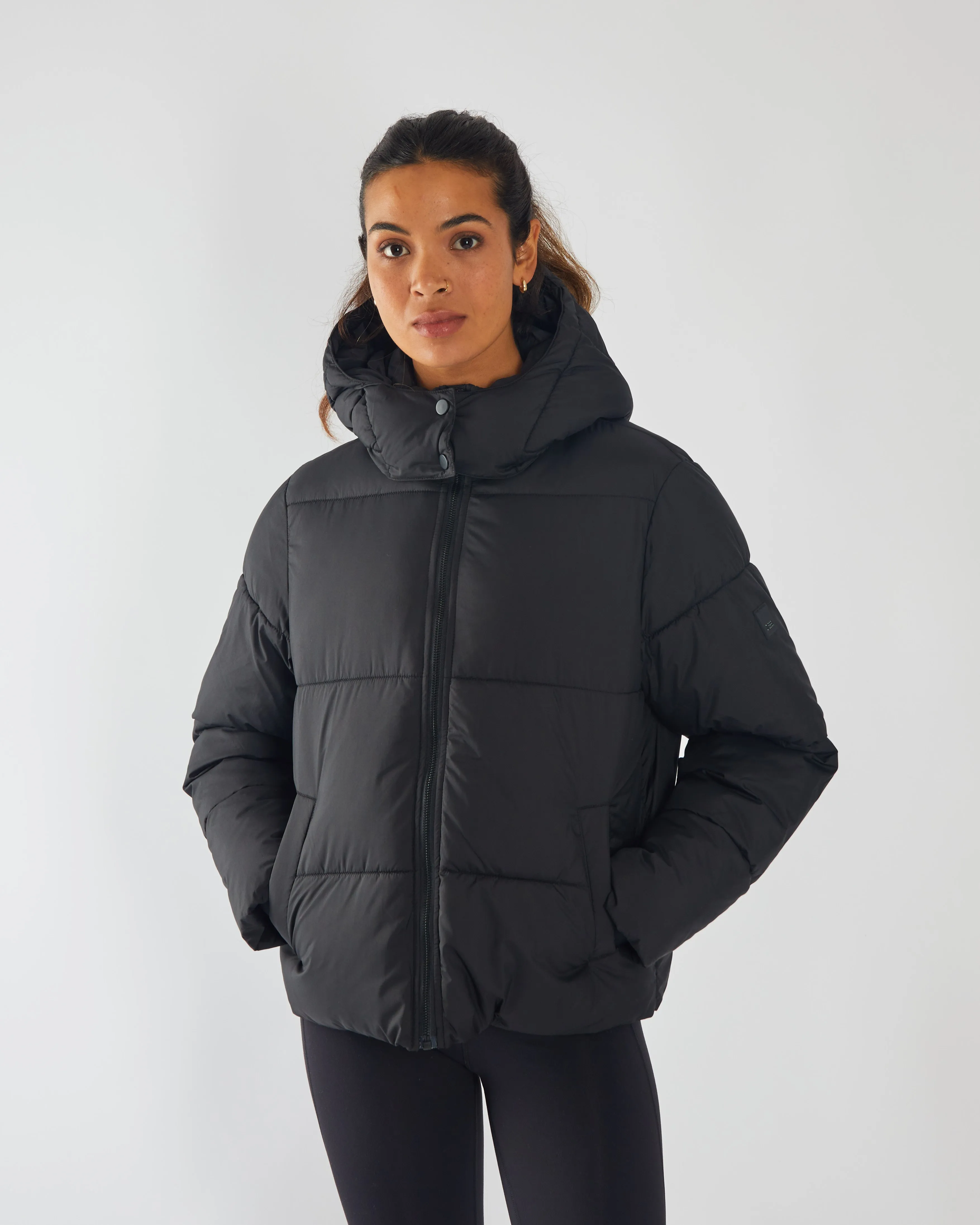 Weather Adaptive Ventilation Clean Outer Polly Jacket Jet Black