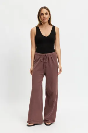 Augustine Pleated Knit Pant - Plum ruched sides