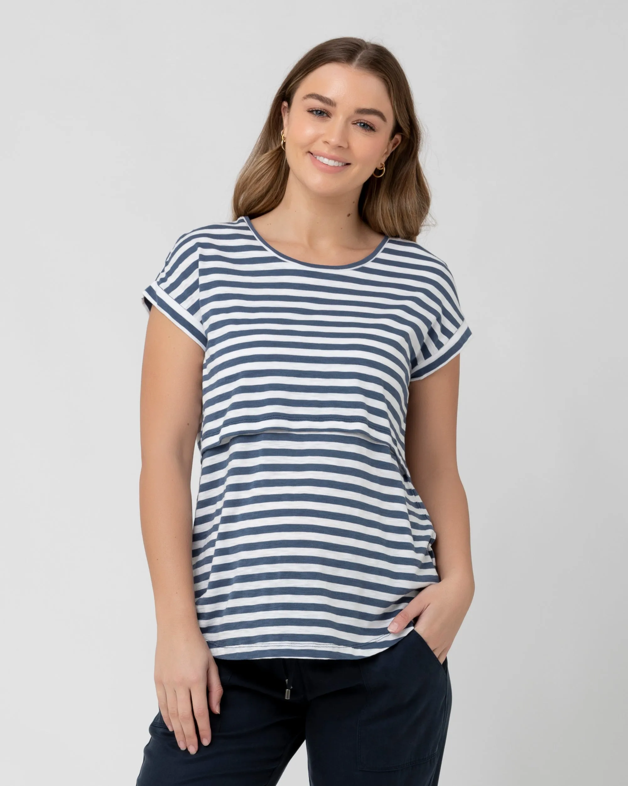 Non-restrictive Lionel Nursing Tee Washed Indigo / White