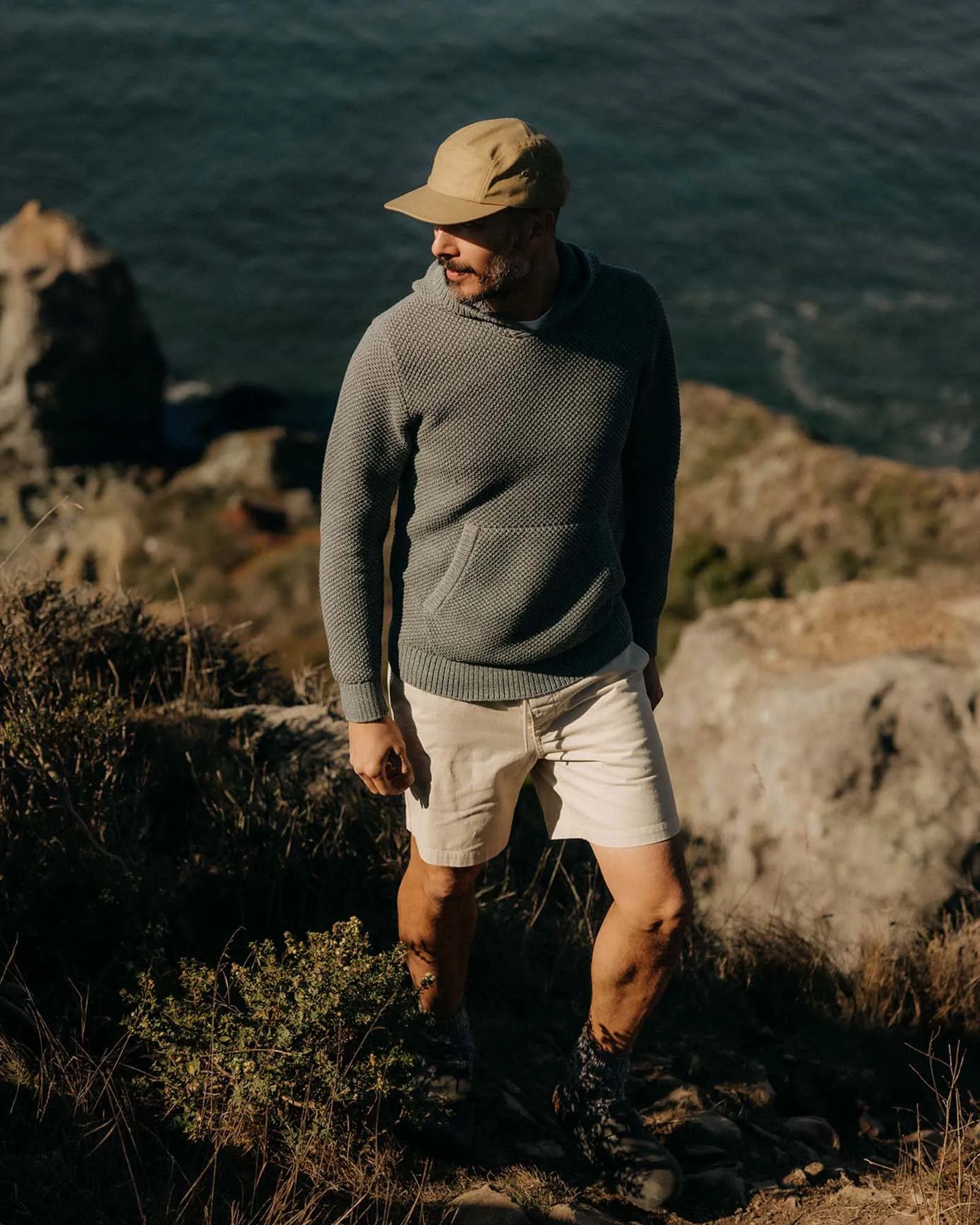 The Apres Short in Organic Aged Stone Foundation Twill Fastening Closure Running Gear