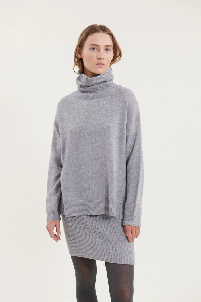 Versatile Comforted No Stress Lise Short T-Neck - Light Grey Mel.