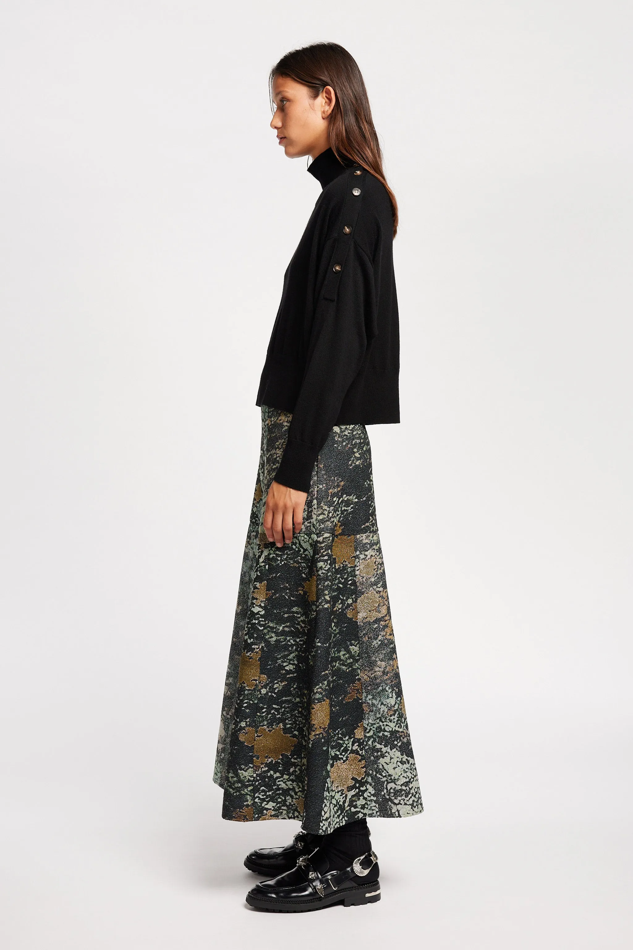 Polished Feel AntiStatic Coating Impart Mock Neck Knit Black