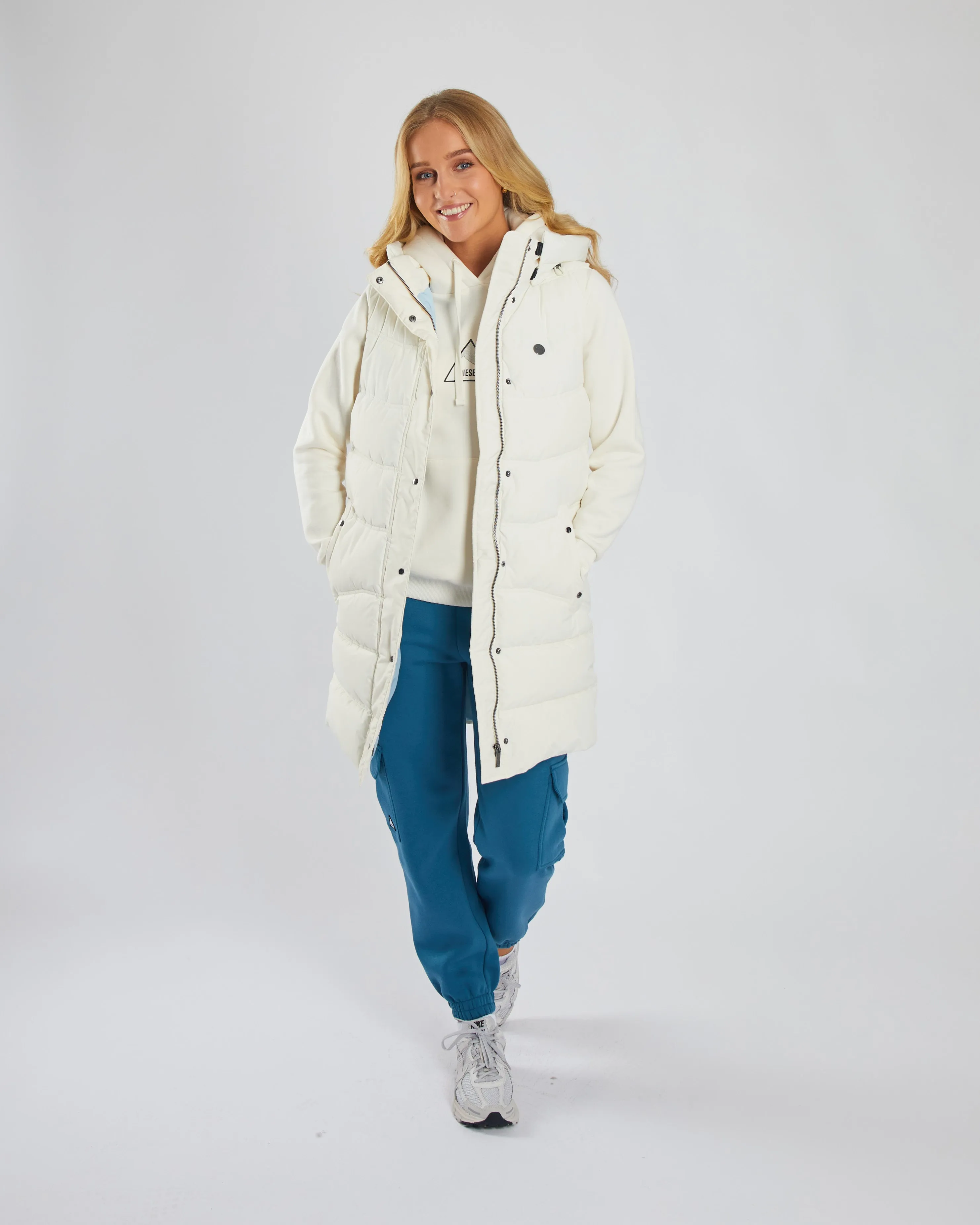 Bena Gilet Powder White Simple Urban Layer