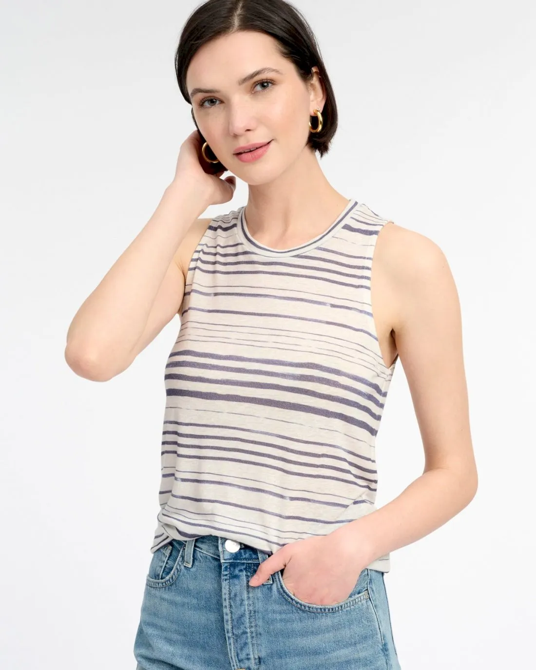 Effortless Design budget-friendly Daya Tank