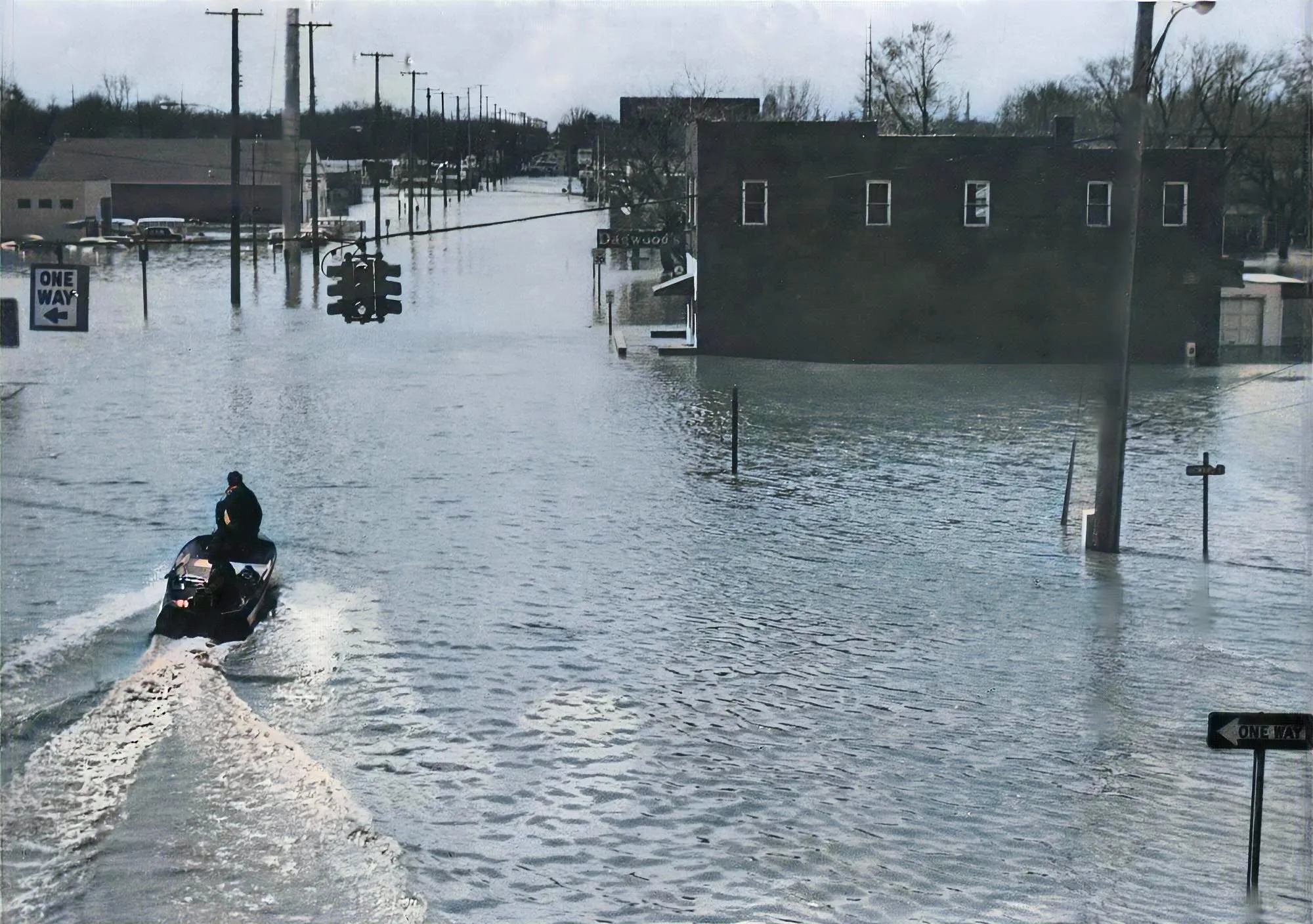 Flattering Cut DAGWOOD'S TAVERN & GRILL (UNISEX)