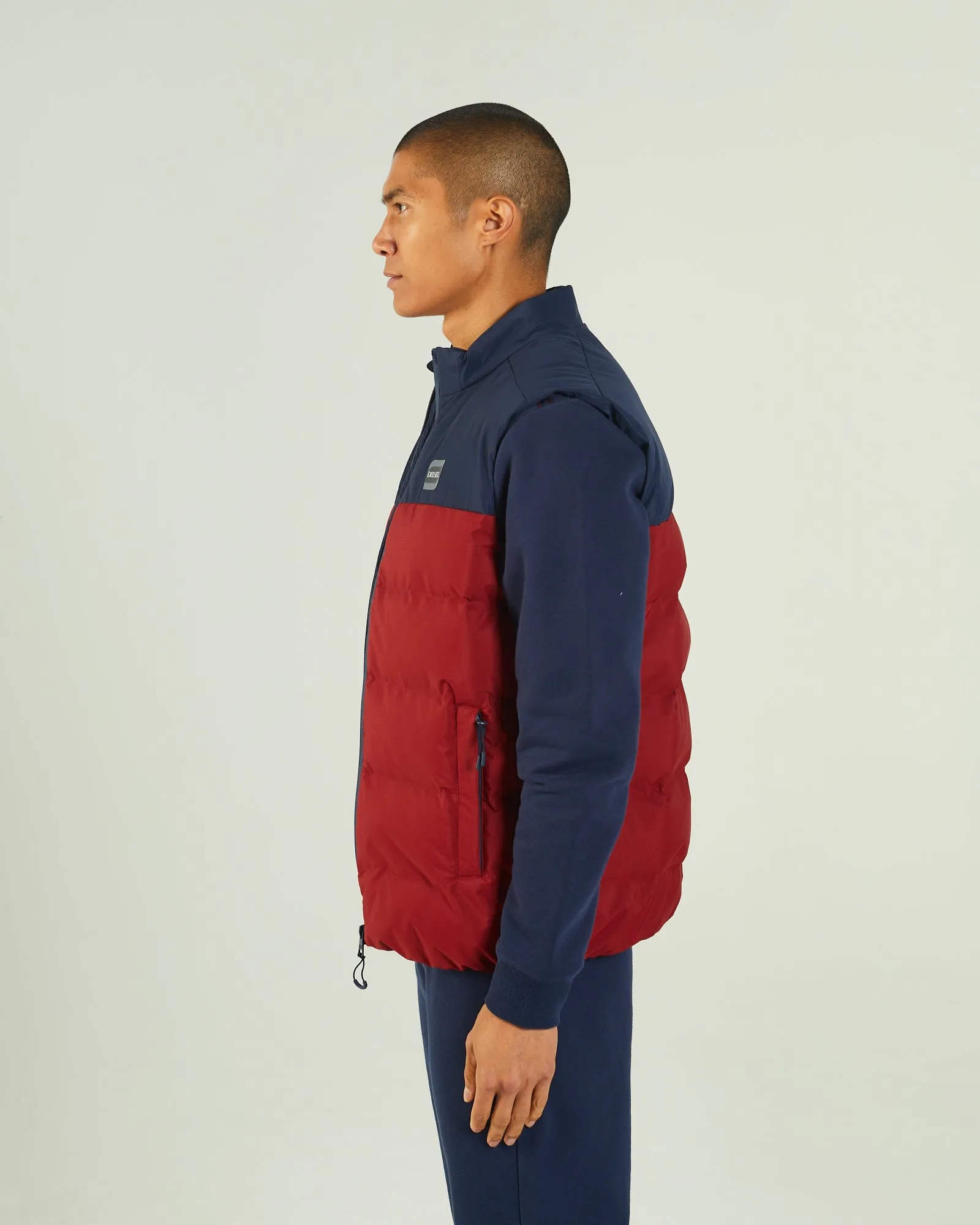 Gaston Gilet Red Dahlia Seamless Design