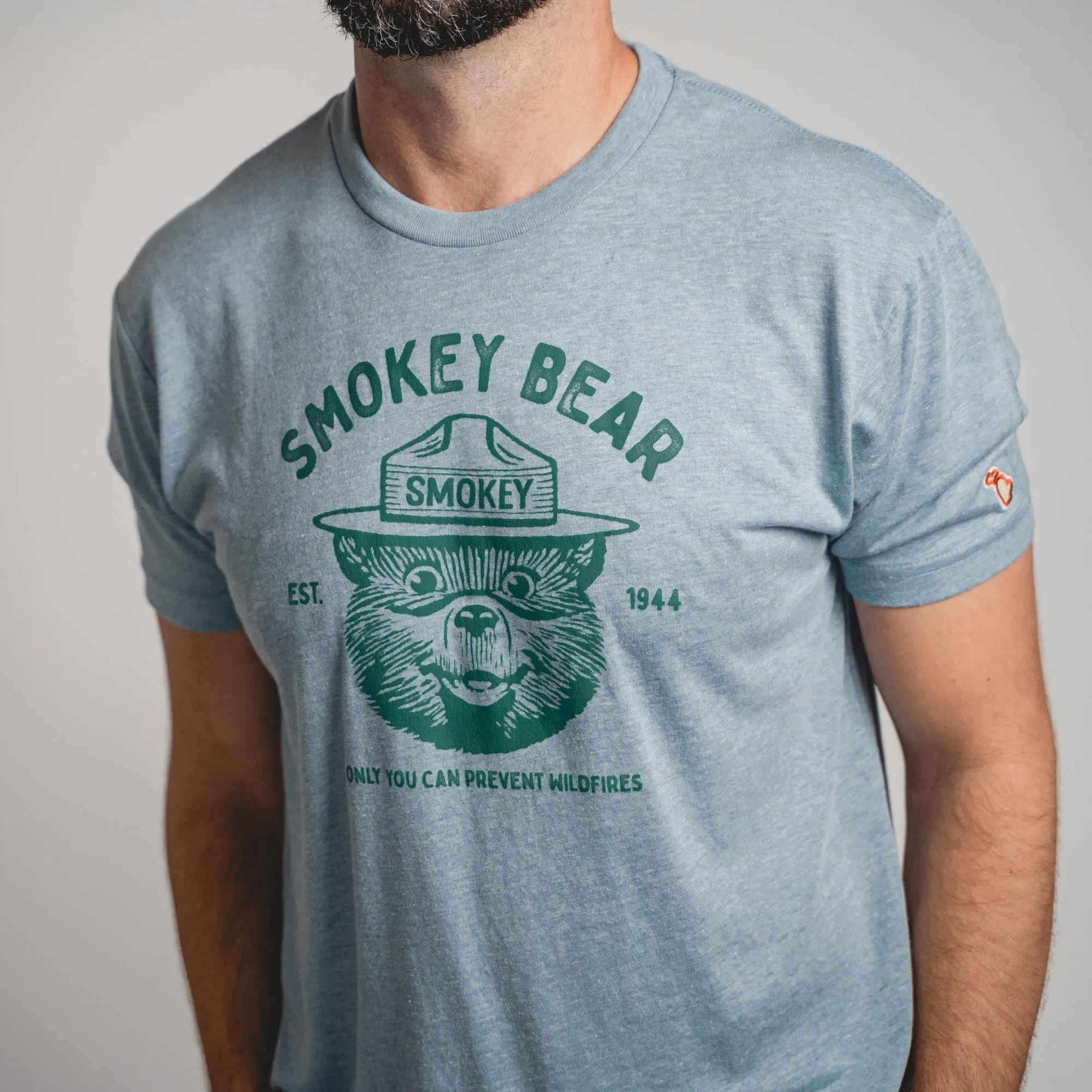SMOKEY BEAR - 1944 (UNISEX) soft fit Chic Fashion