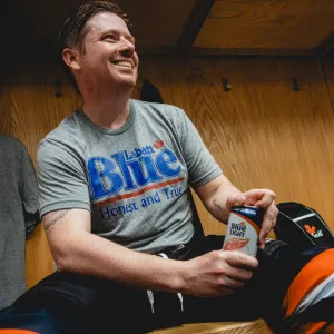 LABATT - HONEST AND TRUE (UNISEX) Scoop neck femininity Holiday Comfort Style