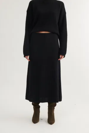 Lise 3/4 Skirt - Black NonRestrictive Cuff Brushed Inner