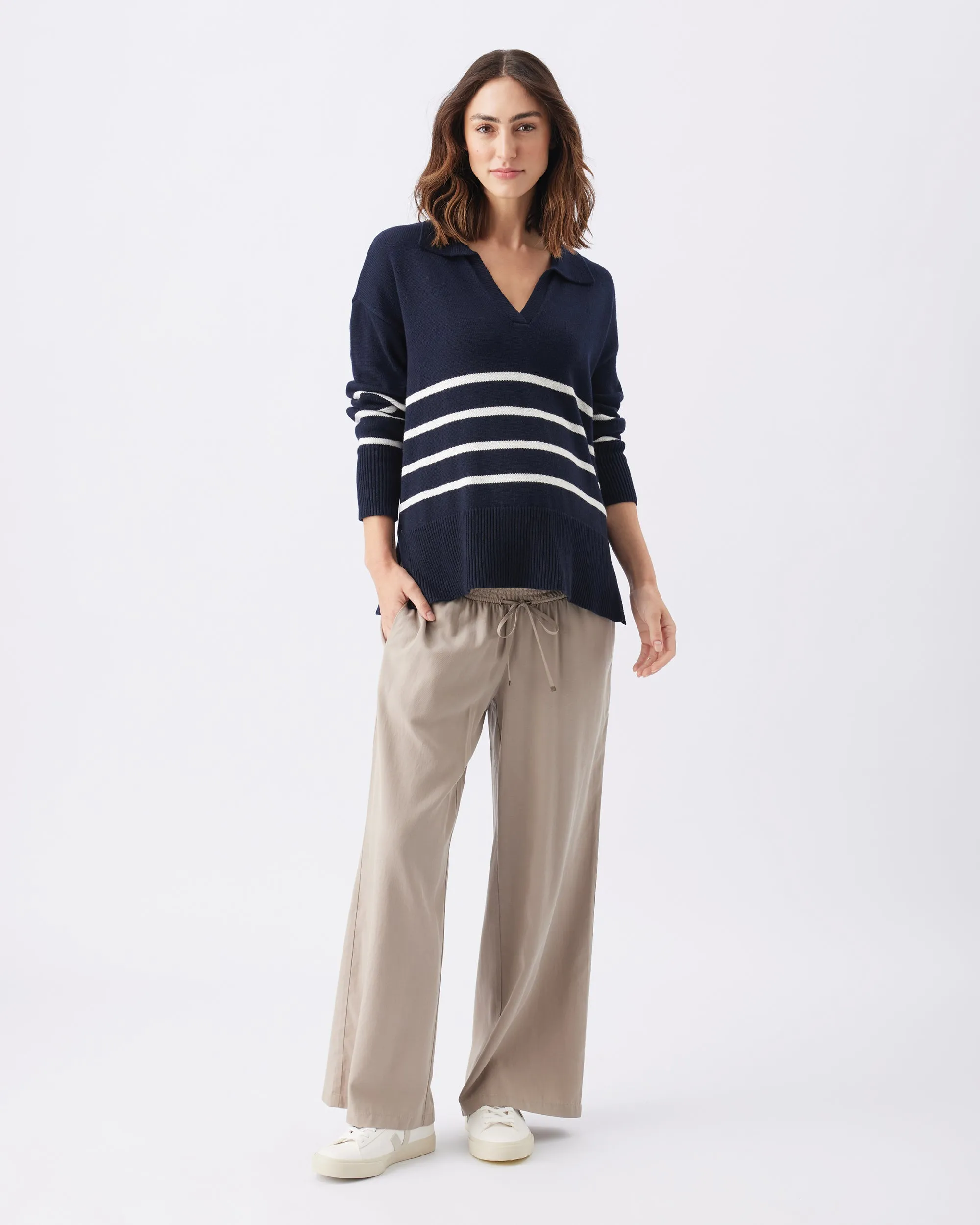 stay at home mom Lori Nursing Knit  Navy / White