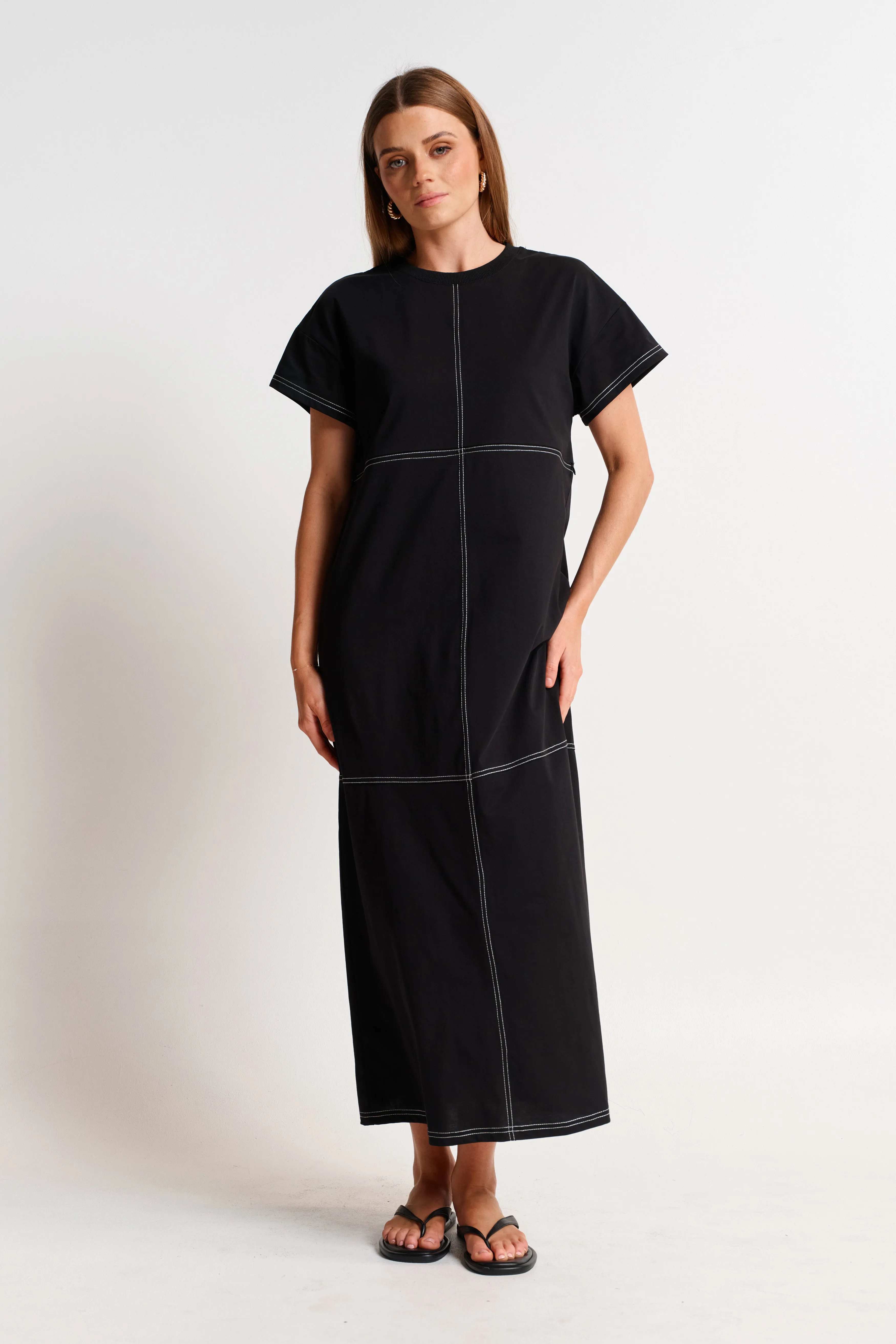 Maxi Dress parenting life Miro Contrast Panel Midi Tee Dress - Black / White