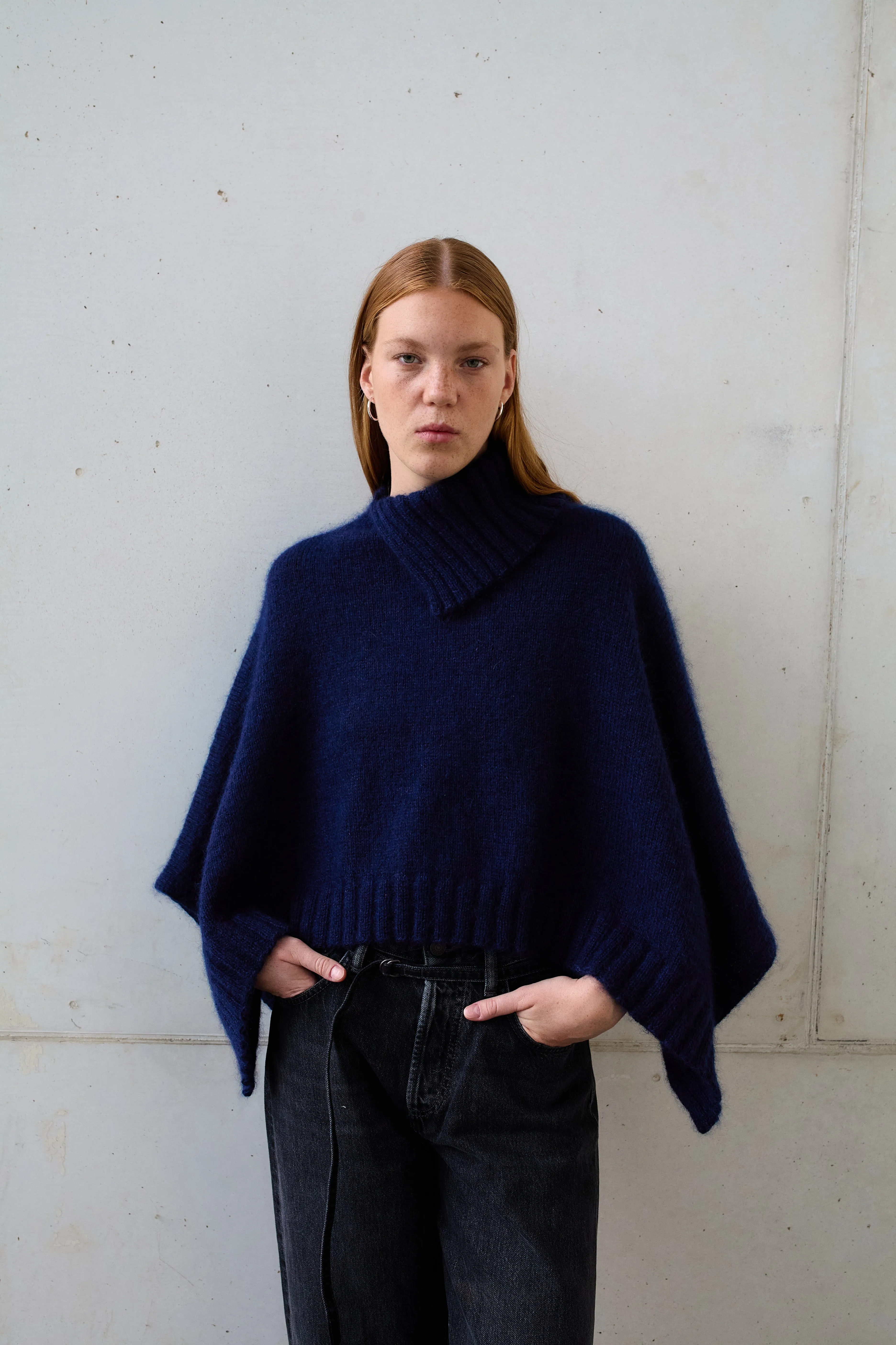 Lightweight Weave Nina Cape