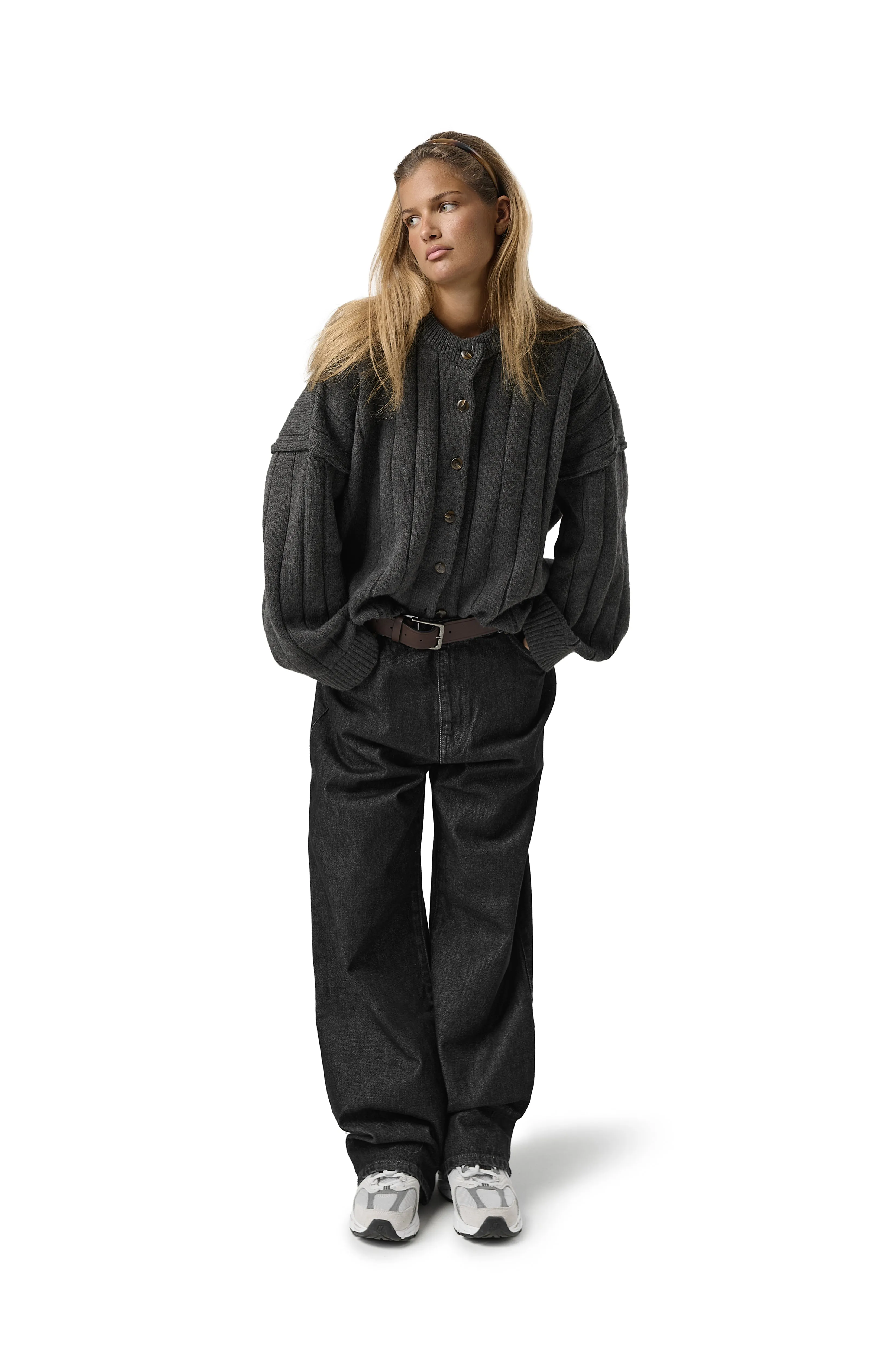 Airflow Optimized LowMaintenance Fabric Bryant Button Cardigan in Charcoal