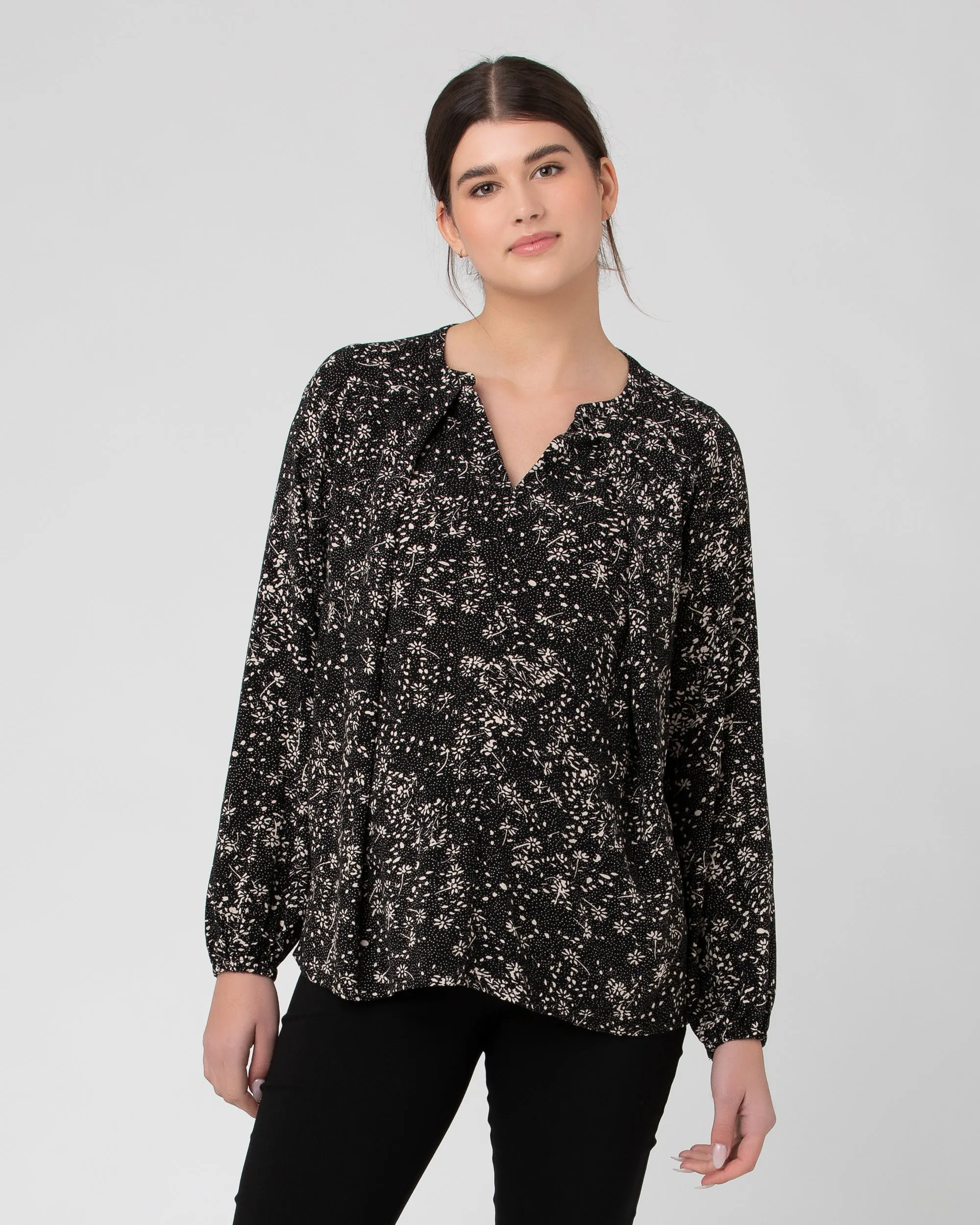 baby-friendly Trixie Nursing Blouse  Black / Natural