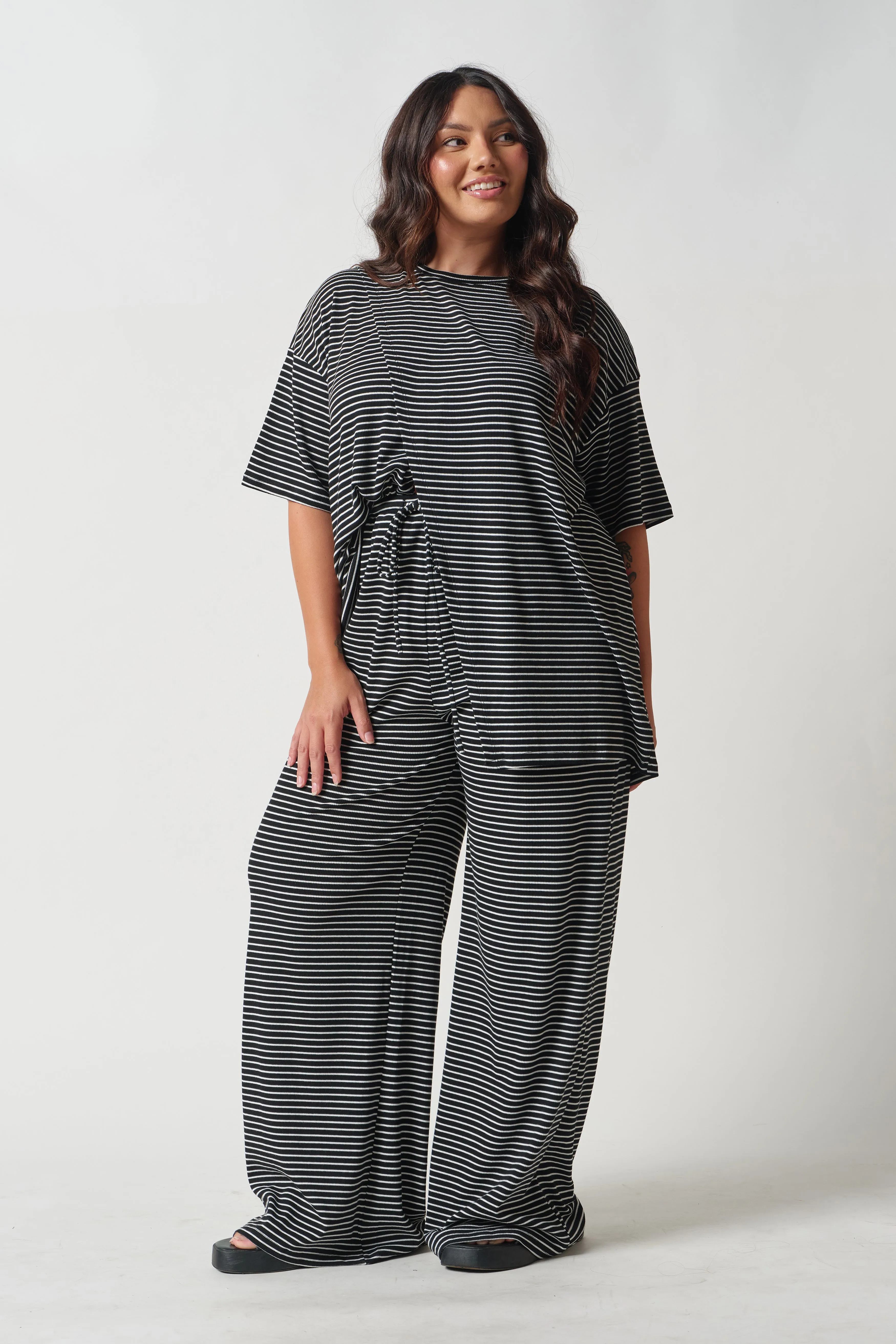 Stylish Look Ruffle Detail Ivy Stripe Wide Leg Pants - Black / White