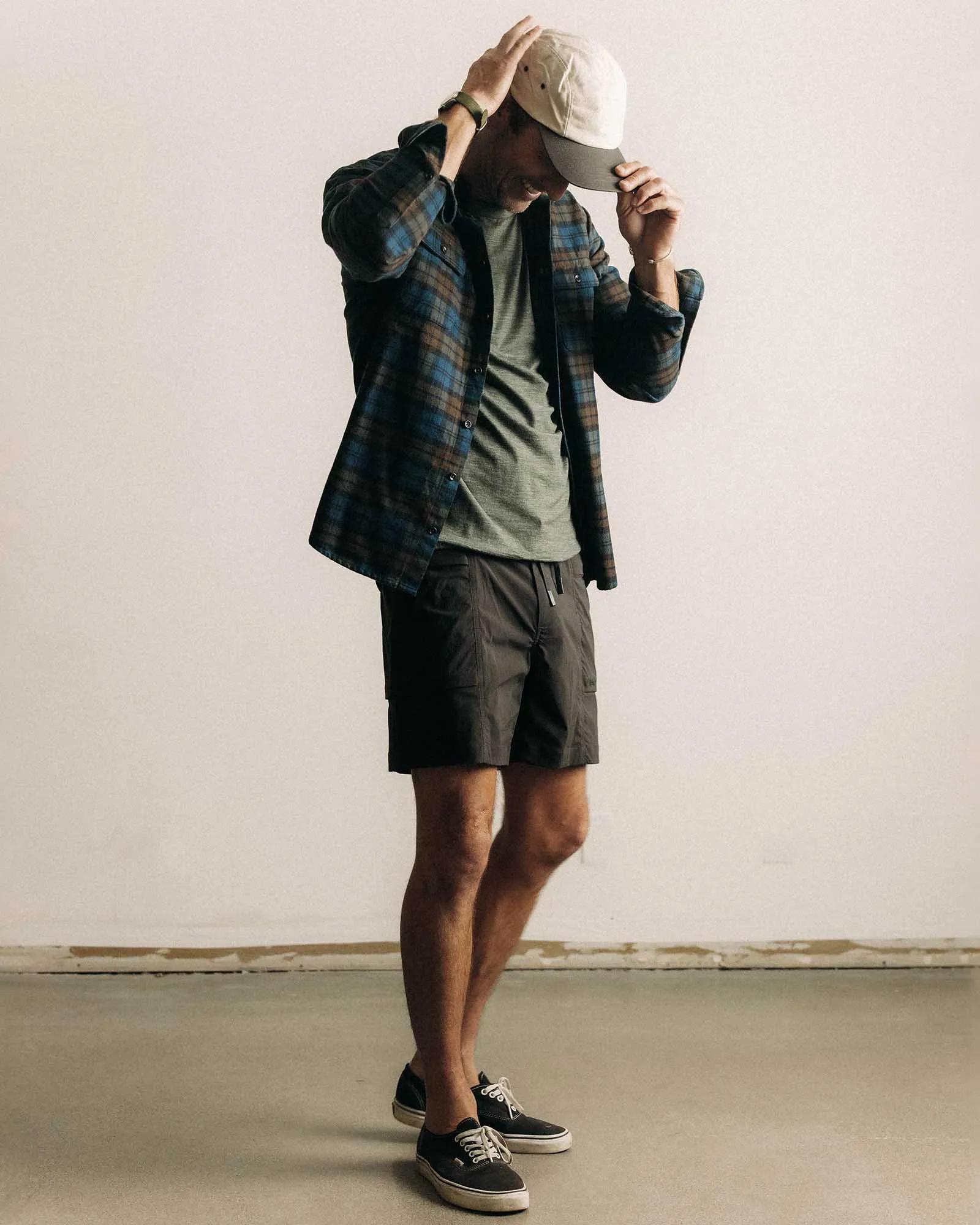 The Ridgeline Short in Coal Minimal Waist