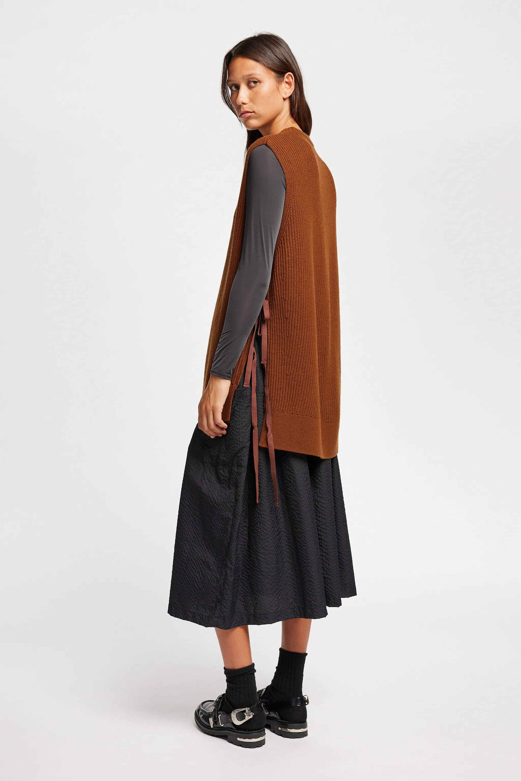 Shard Ribbed Vest Toffee Tagless Label System