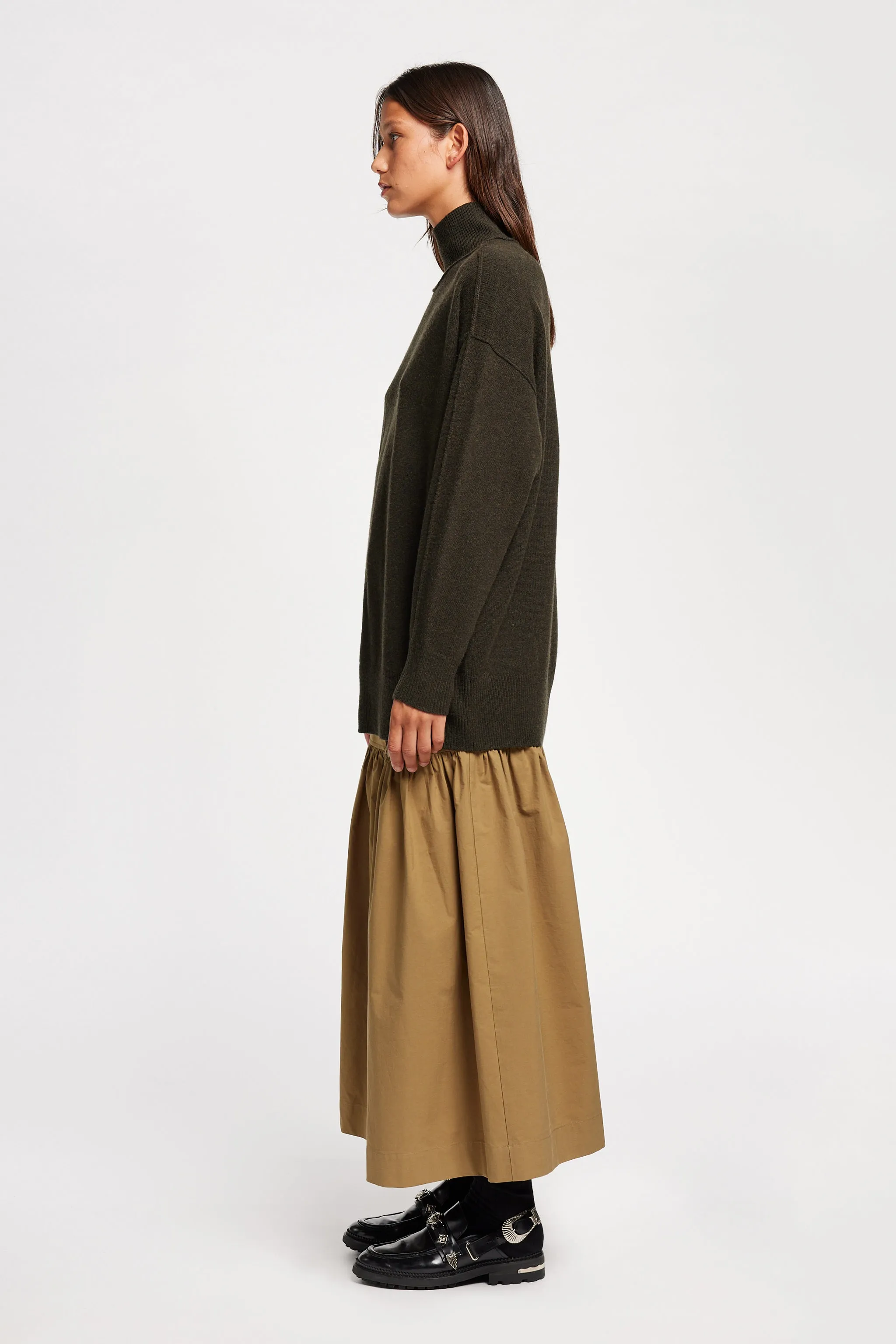 Overflow Knit Darkest Green Light Drape