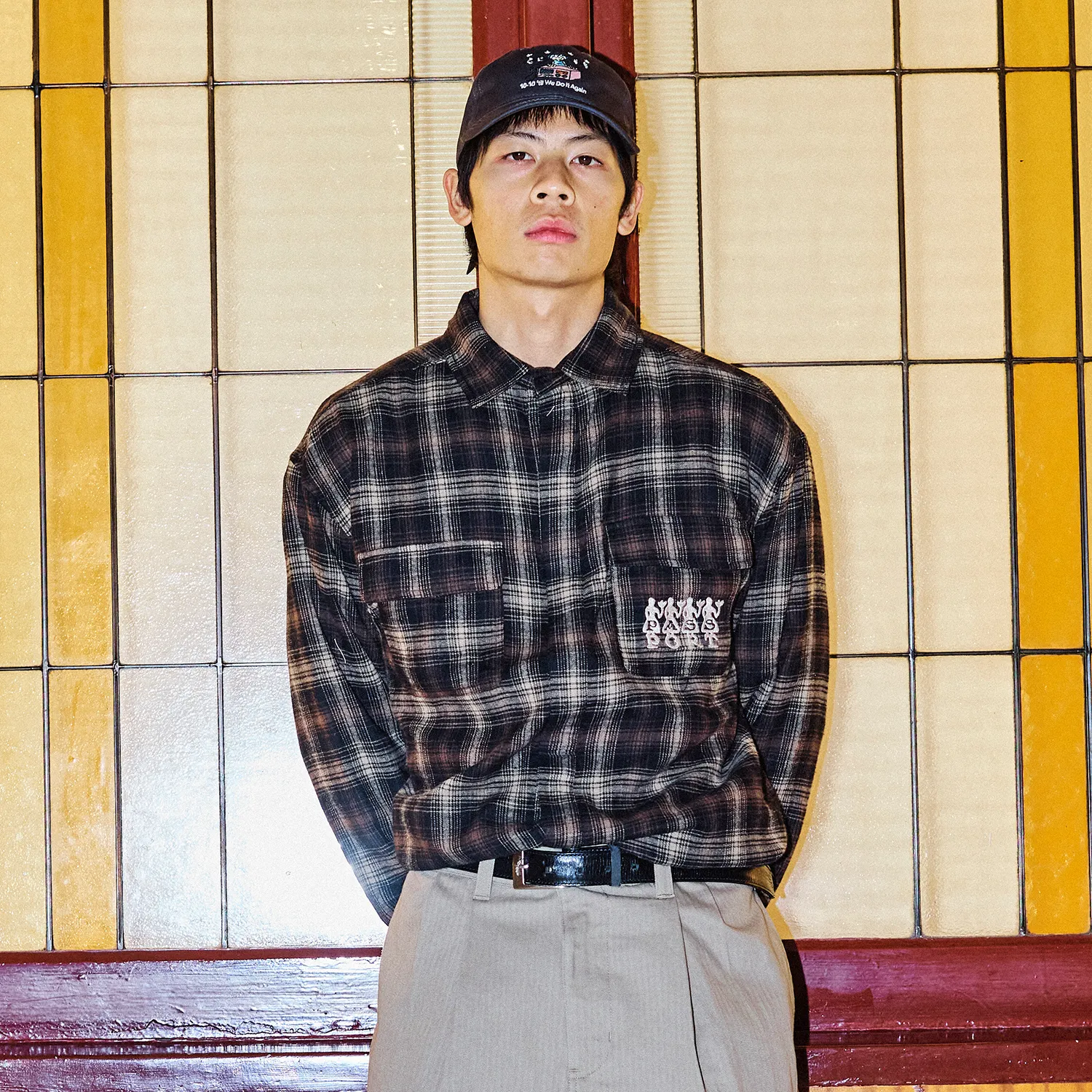 Pass~Port 4 Flowers Flannel Vineyard Shirt - Black Seamless construction