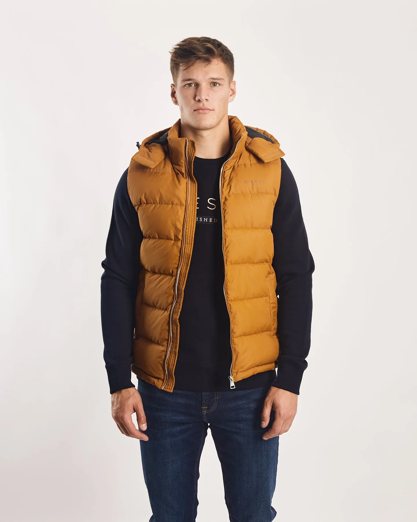 All Weather Performance Samir Gilet Cathay Spice