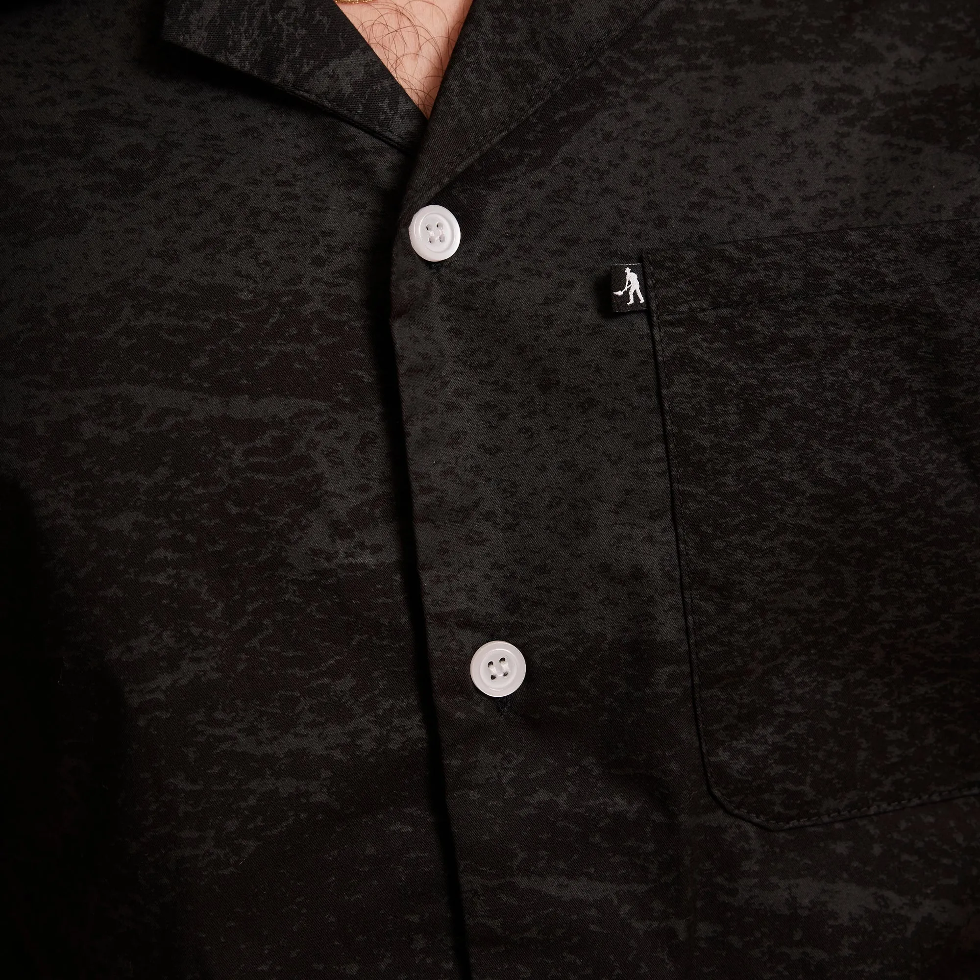 Soft Feel Seasonal Trend Pass~Port Cave~in Casual Shirt - Black