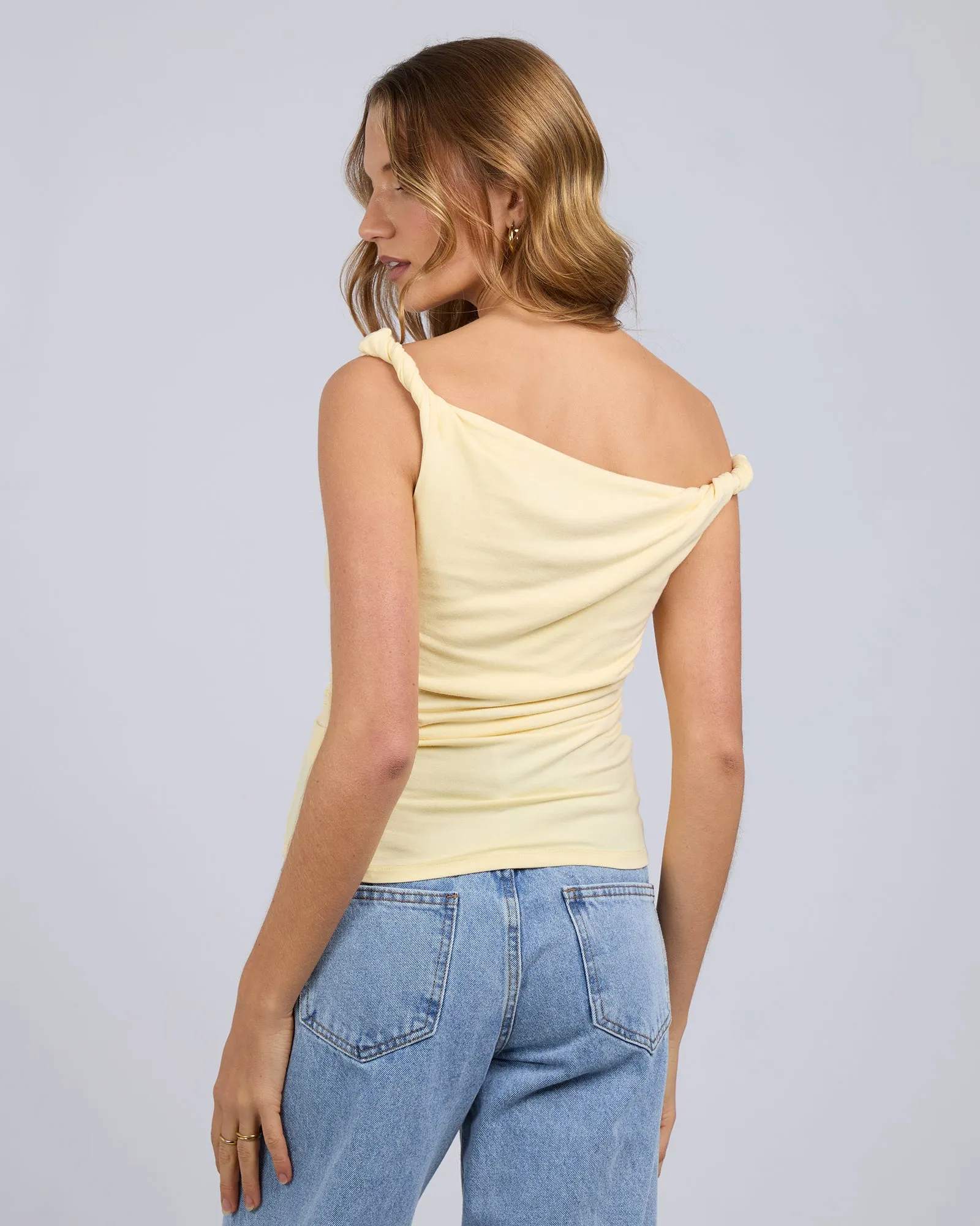 Versatile Layer Evie Twist Tank Lemon