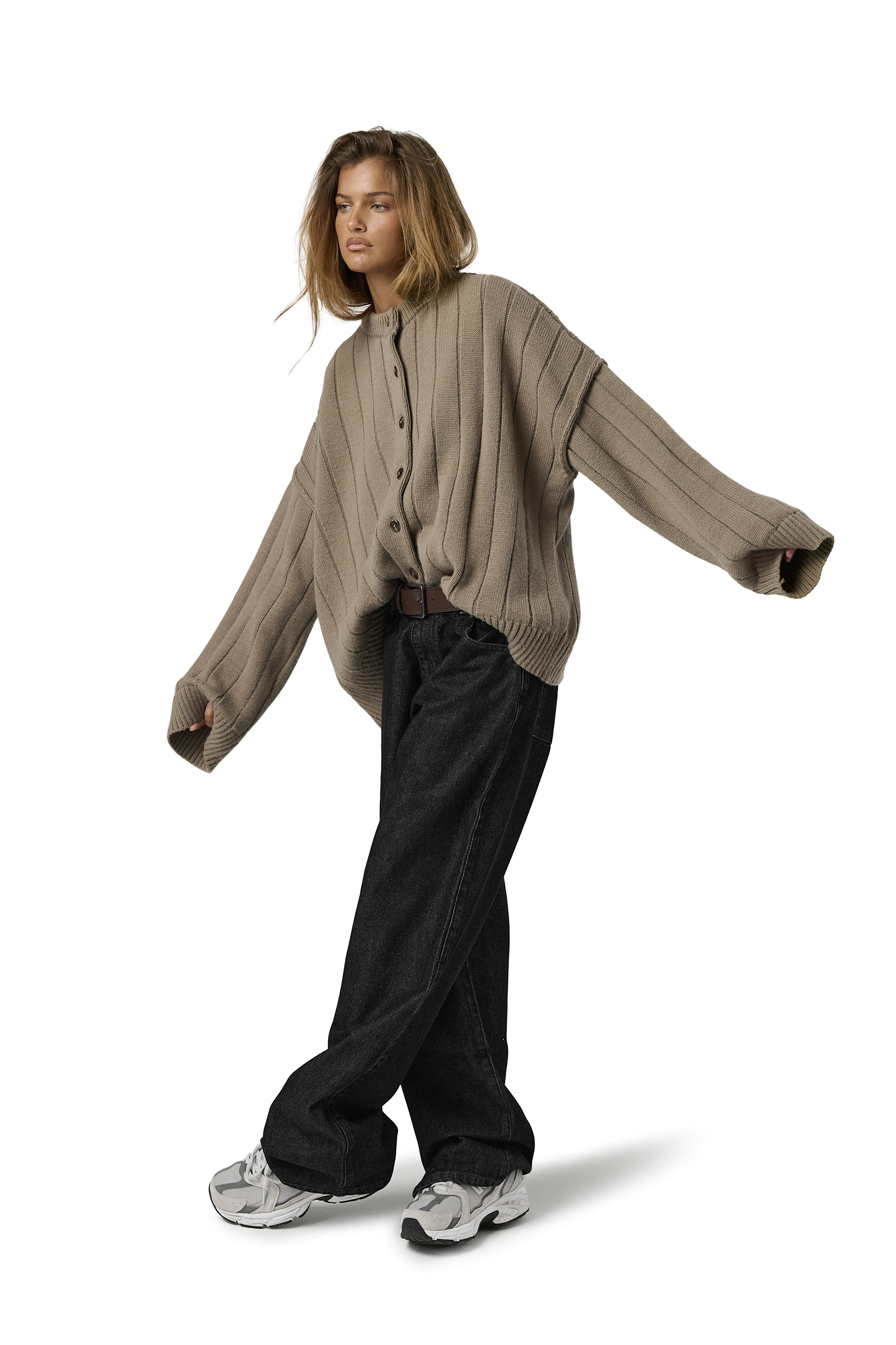 Bryant Button Cardigan in Beige Seasonal Comforted