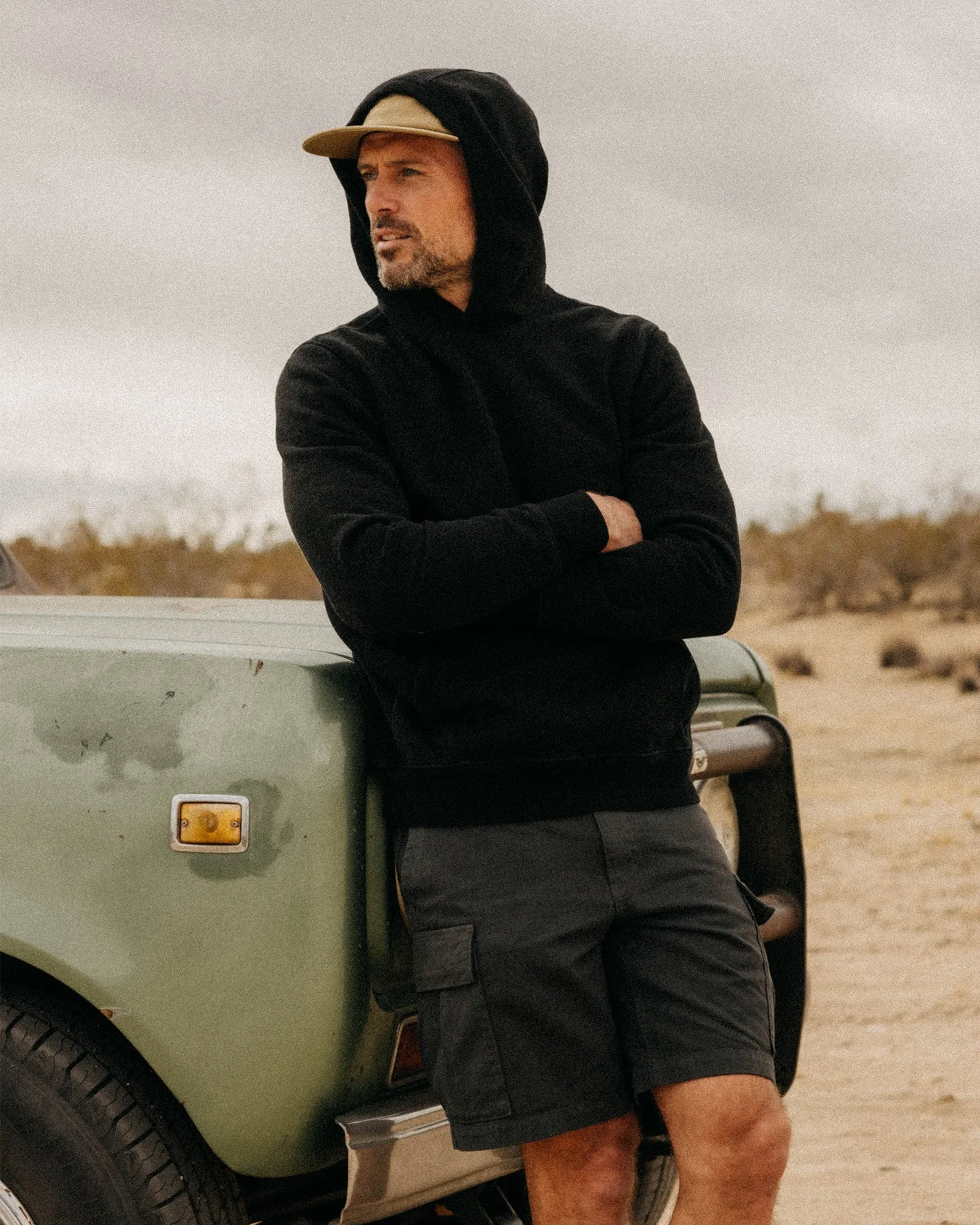 The Tommie Short in Faded Black Broken Twill Light Layer Breezy Feel