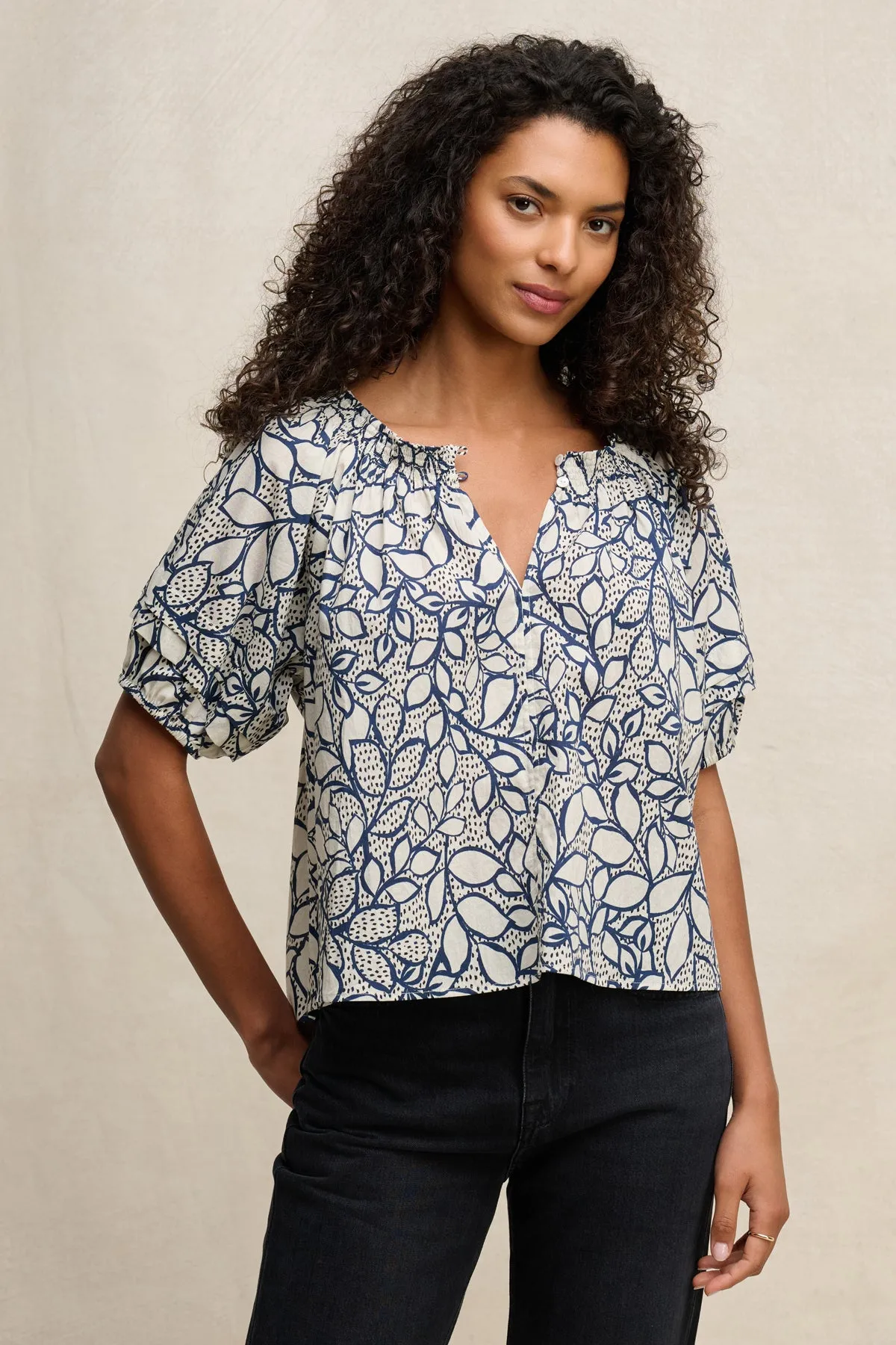 Stylish Design Stylish Element THERA TOP