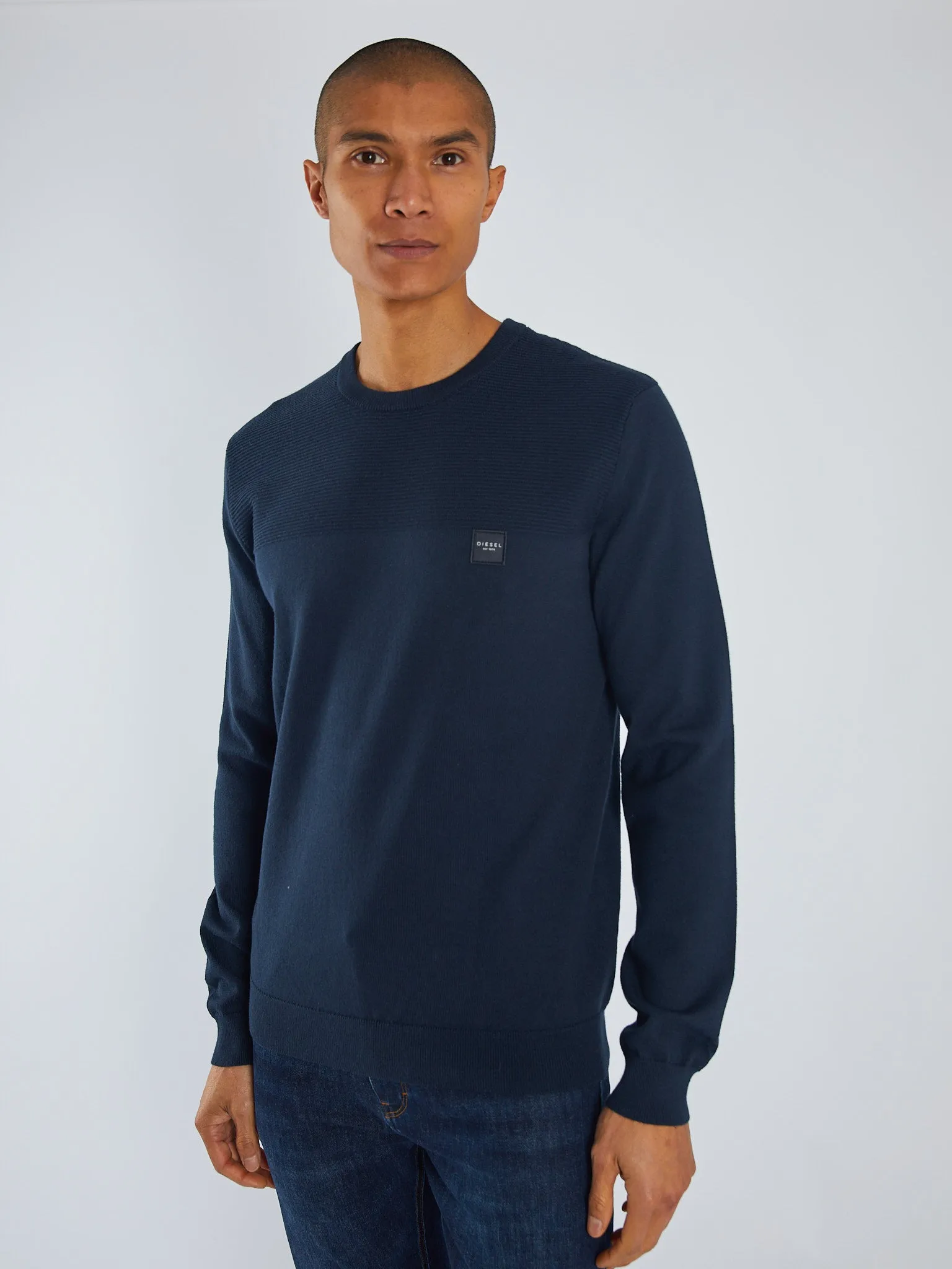 Tibo Sweater North Navy Off Duty Look